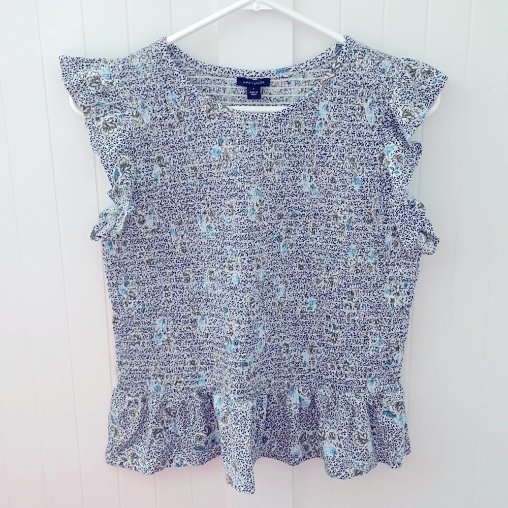 NWT Ann Taylor L Smocked Shirt Floral Gathered Blue fitted New Large